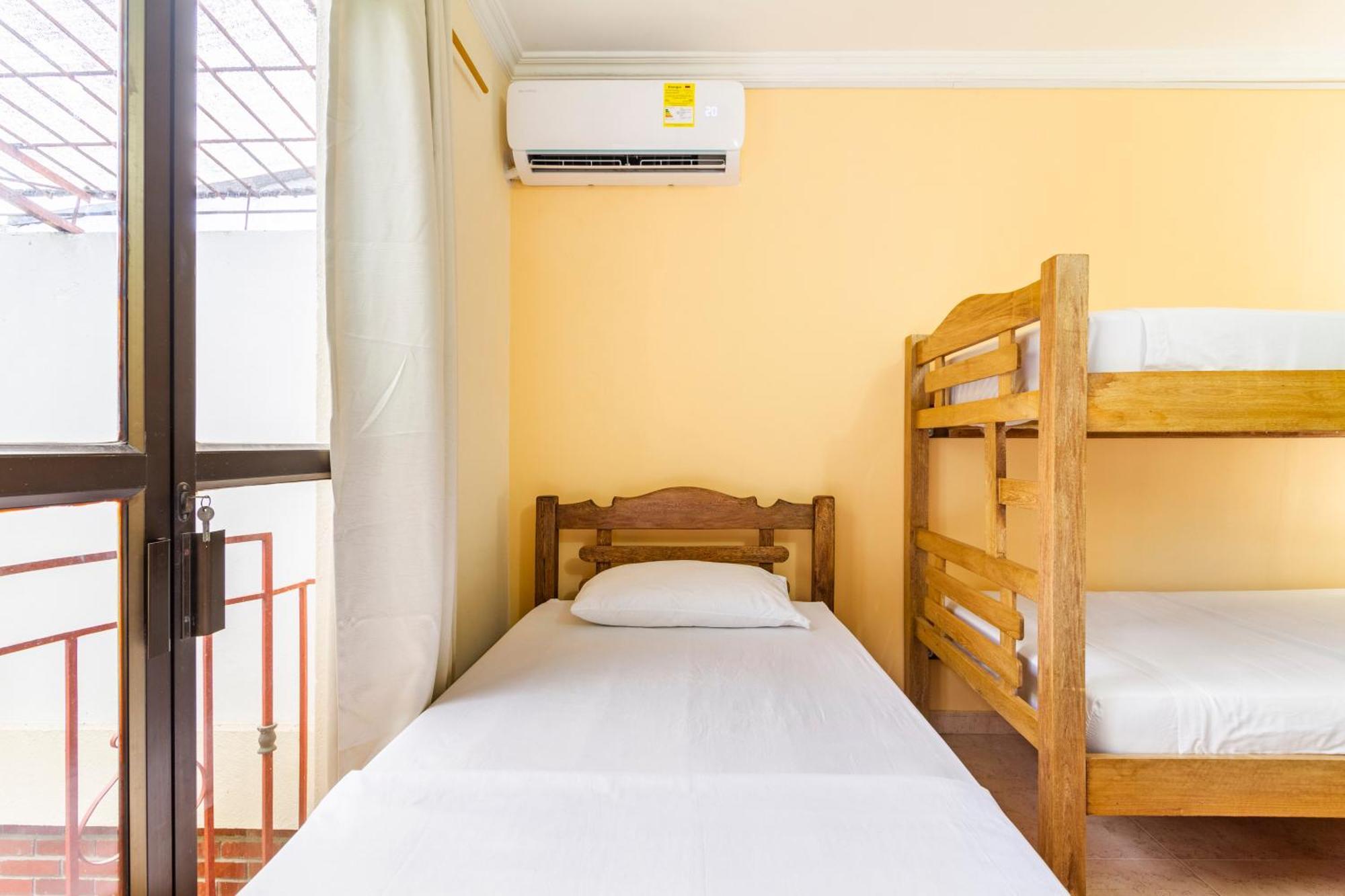 Hostal Cartagonova - Habitaciones Privadas Y Amplias Cerca A Zonas Turisticas Cartagena Exterior foto