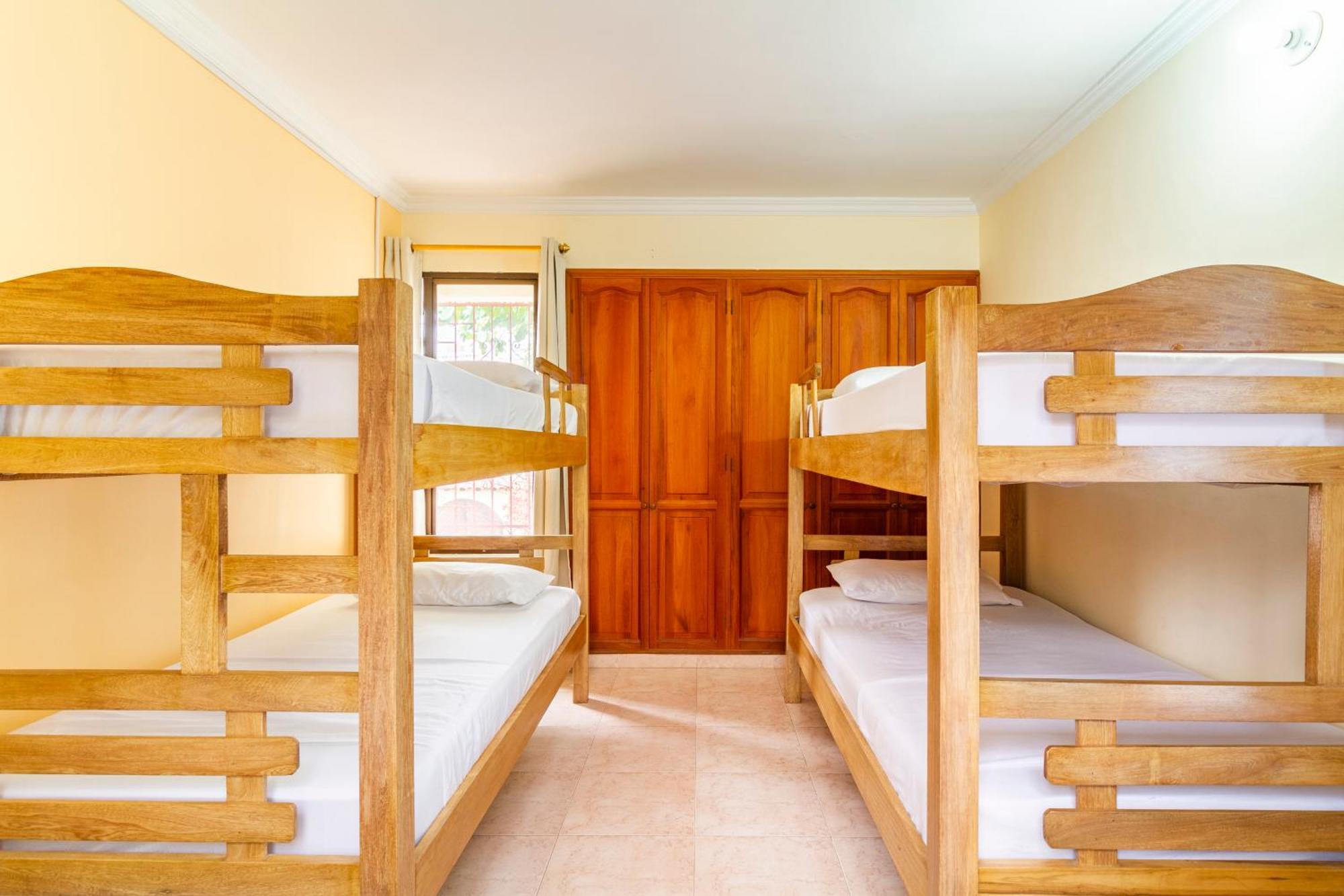Hostal Cartagonova - Habitaciones Privadas Y Amplias Cerca A Zonas Turisticas Cartagena Exterior foto