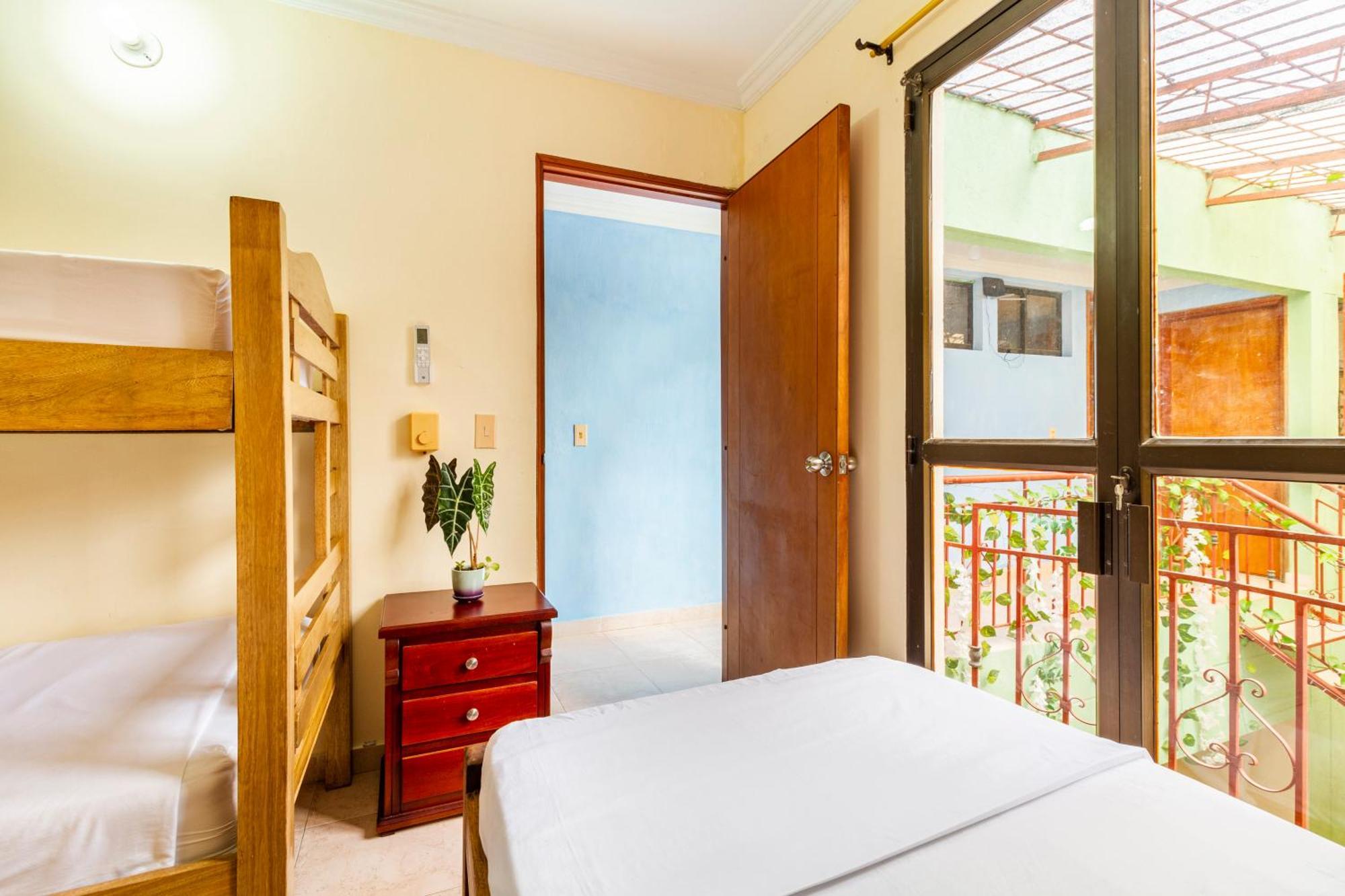 Hostal Cartagonova - Habitaciones Privadas Y Amplias Cerca A Zonas Turisticas Cartagena Exterior foto