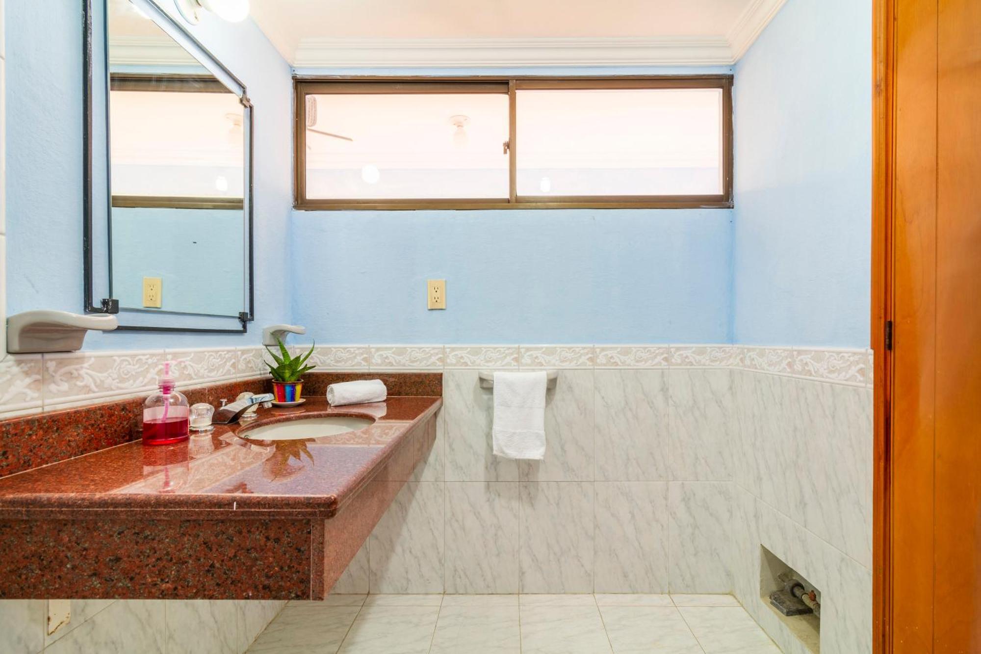 Hostal Cartagonova - Habitaciones Privadas Y Amplias Cerca A Zonas Turisticas Cartagena Exterior foto